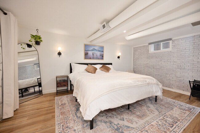 Building Photo - 1221 N A St