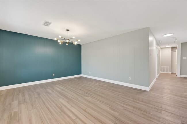 Building Photo - 12211 Chimney Rock Rd