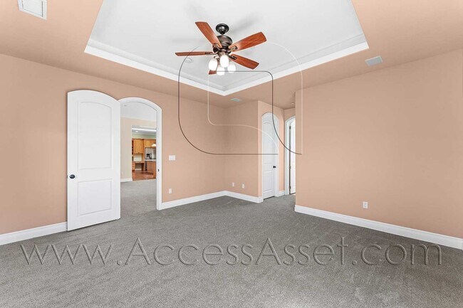 Building Photo - Designer Single-Story Home with Gourmet Kitchen & Mountain Views