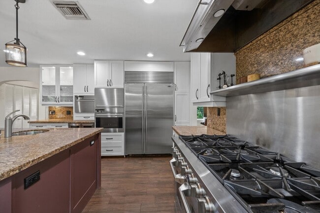 Building Photo - 92 Squire Dr