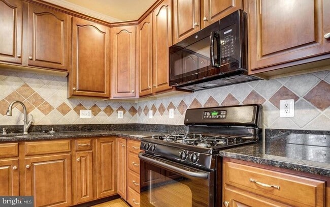 Building Photo - 25859 Kirkwood Square