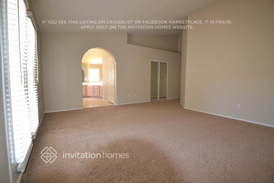 Building Photo - 8316 W Ashkum Ave