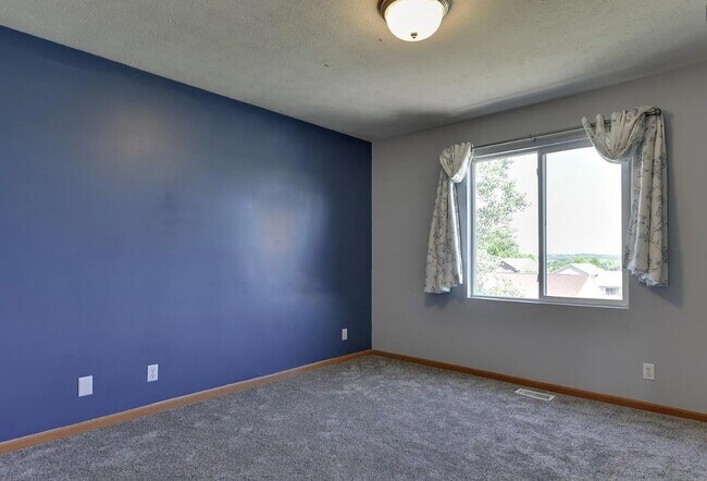 Building Photo - 7910 Redick Ave