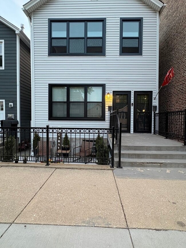 Primary Photo - 3604 S Lowe Ave