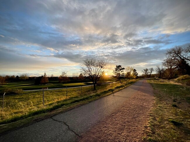 Walk for miles on the Highline Canal Trail with private gate access - 2525 S Dayton Way