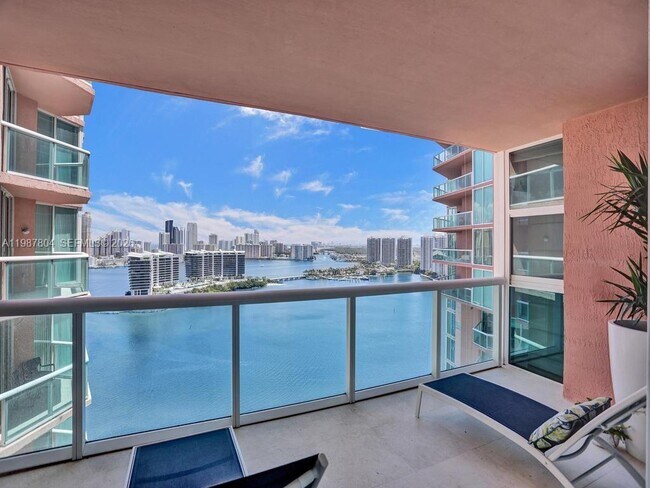 Building Photo - 3370 Hidden Bay Dr