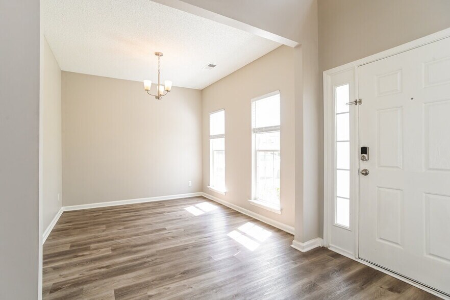 Building Photo - 226 Everett Park Dr