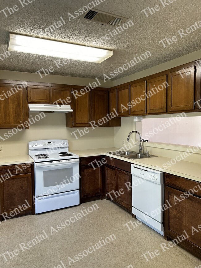 Building Photo - 133 Jennifer Ln