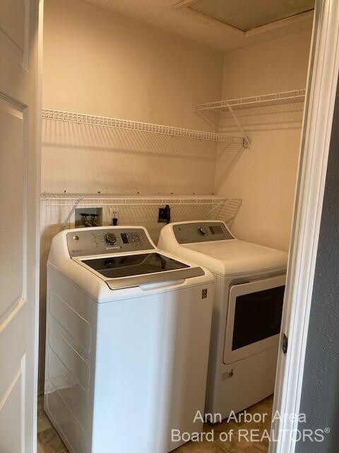 Building Photo - 1551 Oakfield Dr