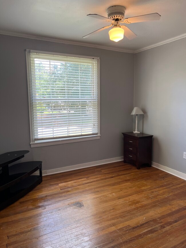 Building Photo - 36 Maplewood Ln