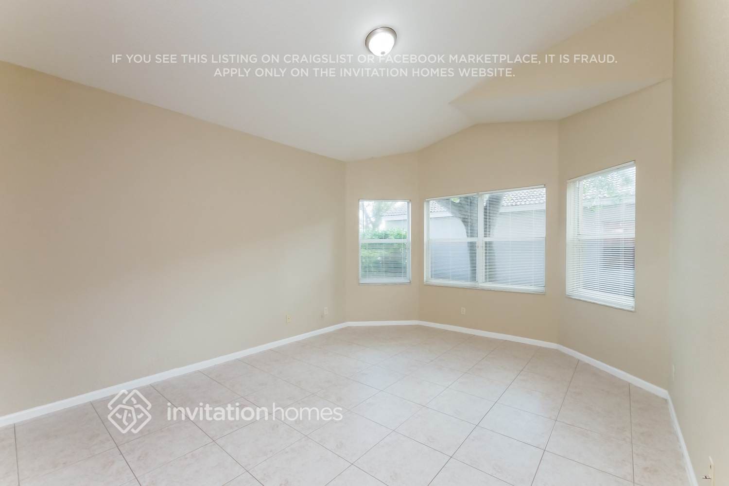Building Photo - 5804 NW 49th Ln