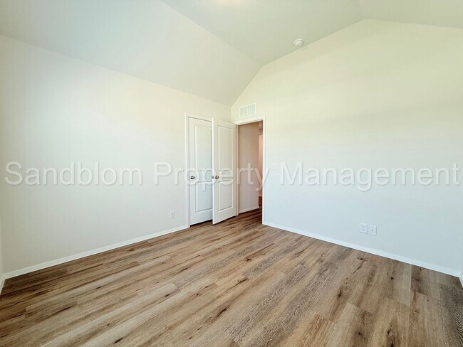 Building Photo - For Lease | Owasso New Construction | Available Now!