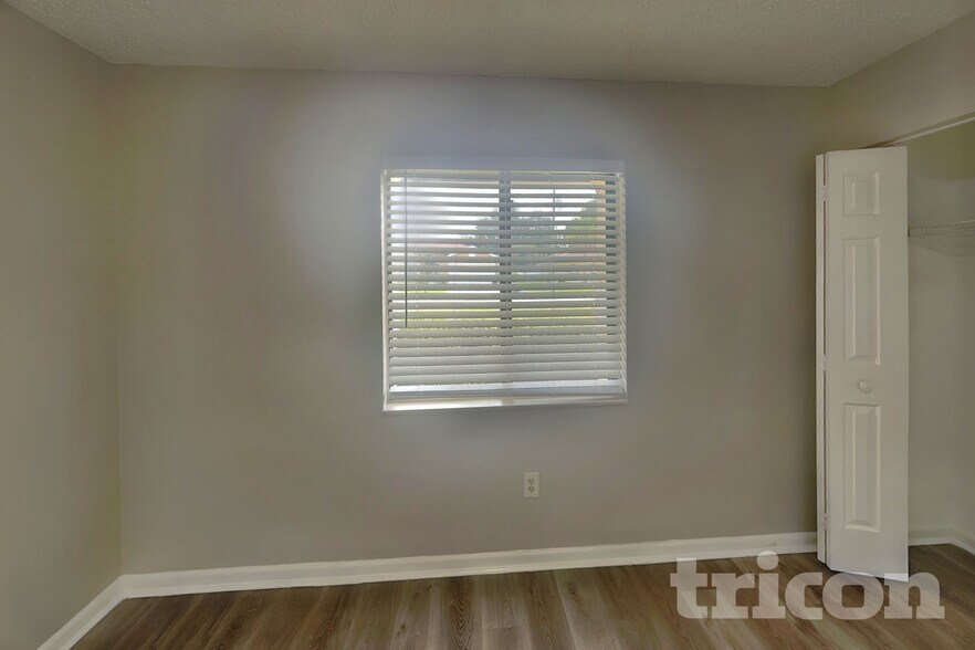 Building Photo - 27 Princess Rose Dr