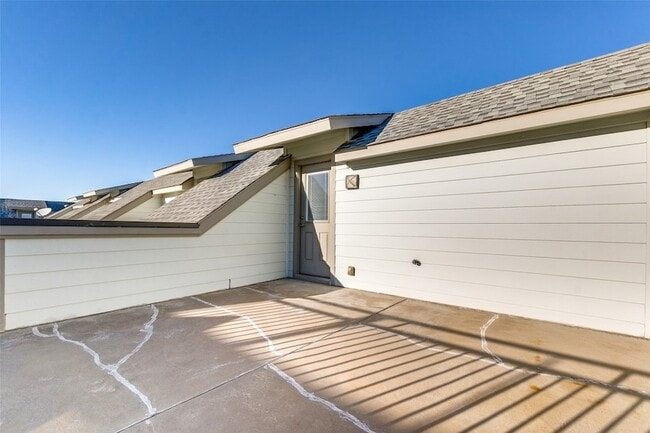 Building Photo - 4323 Dickason Ave