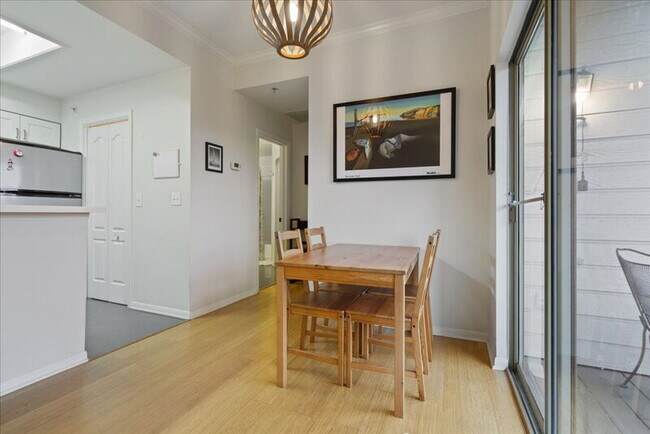 Building Photo - 6000 Shepherd Mountain Cove