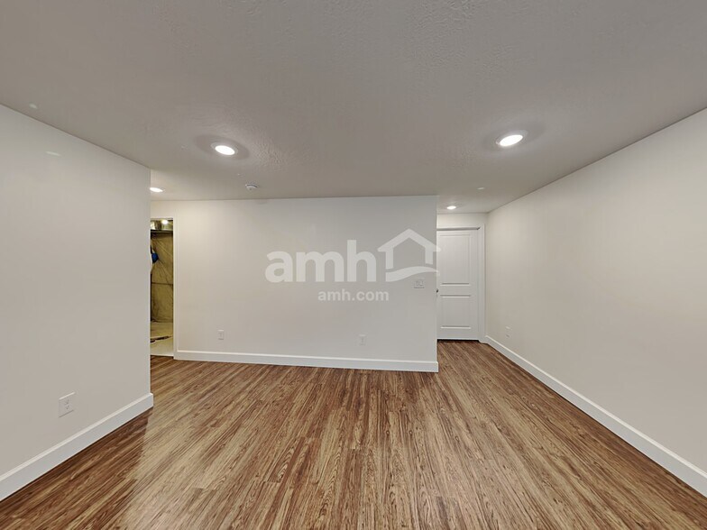 Building Photo - 4347 N Morgan Way