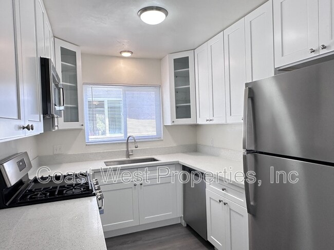 Building Photo - 822 Tourmaline St