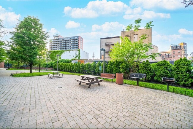 Building Photo - 689 Marin Blvd