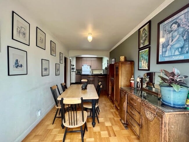 Building Photo - Whimsical 2BR/1BA, Outer Parkside Gem and Dog Friendly! FURNISHED Flexible Lease Term