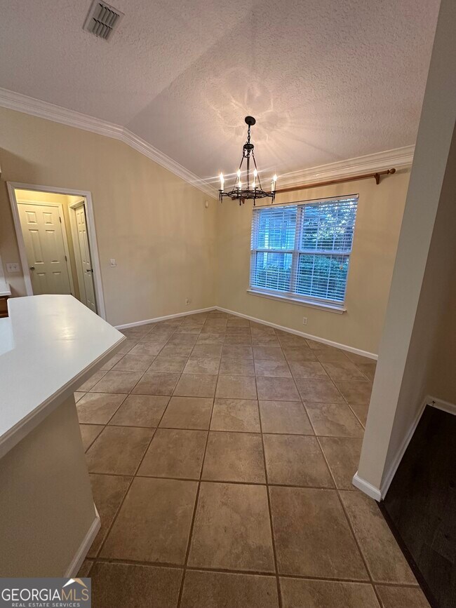 Building Photo - 1024 Greenwillow Dr