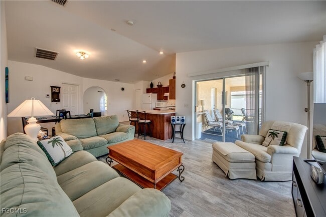 Building Photo - 1438 SE 23rd St