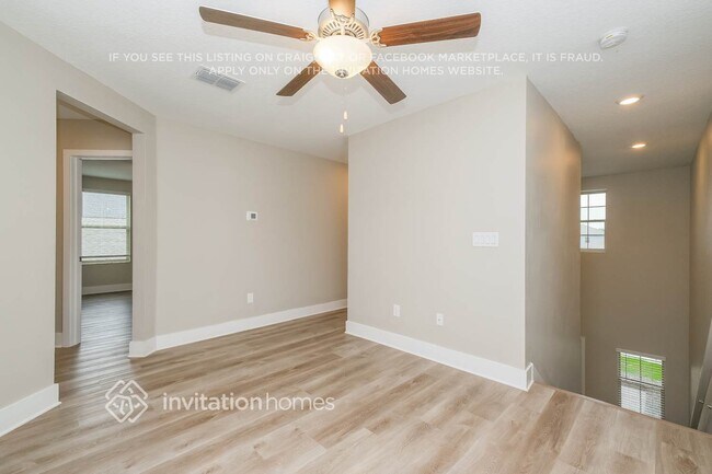 Building Photo - 9808 Little Bluestem Dr