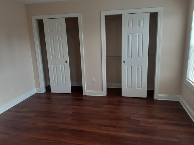 Building Photo - Available for the 2026-2027 lease term.