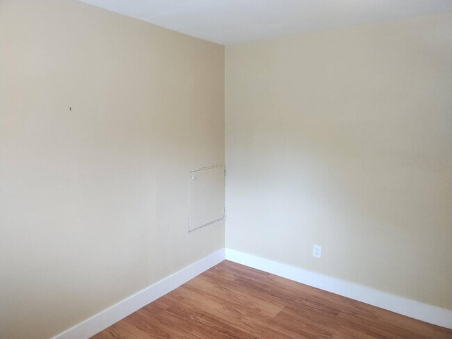 Building Photo - 4365 Comanche Dr