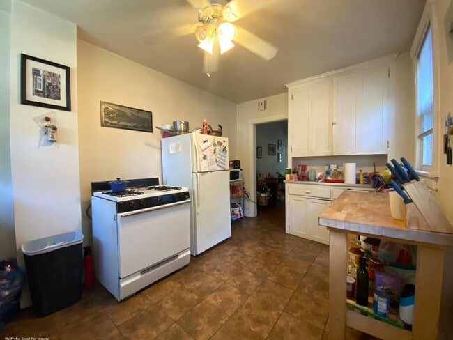 Building Photo - Beautiful Highland Park townhome