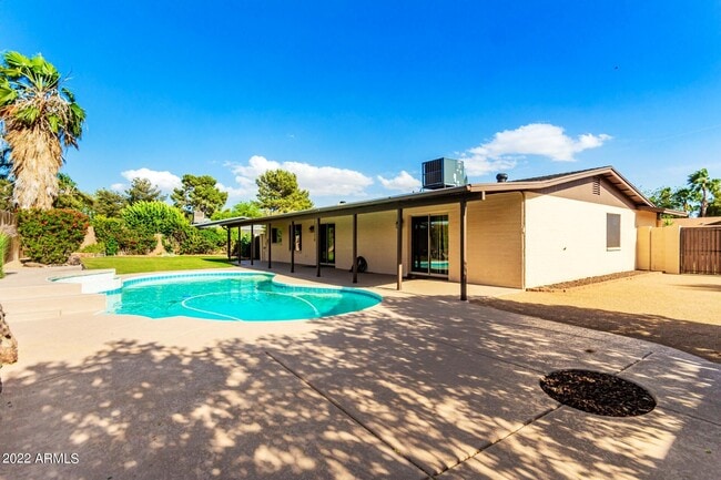 Building Photo - 5320 E Hearn Rd