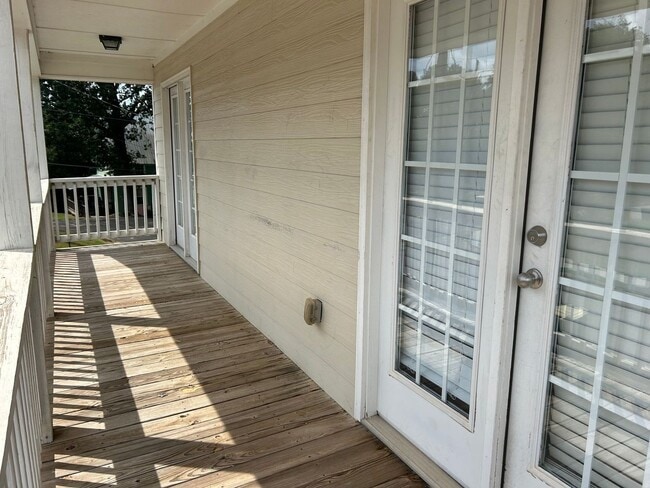 Building Photo - 310 Northside Dr