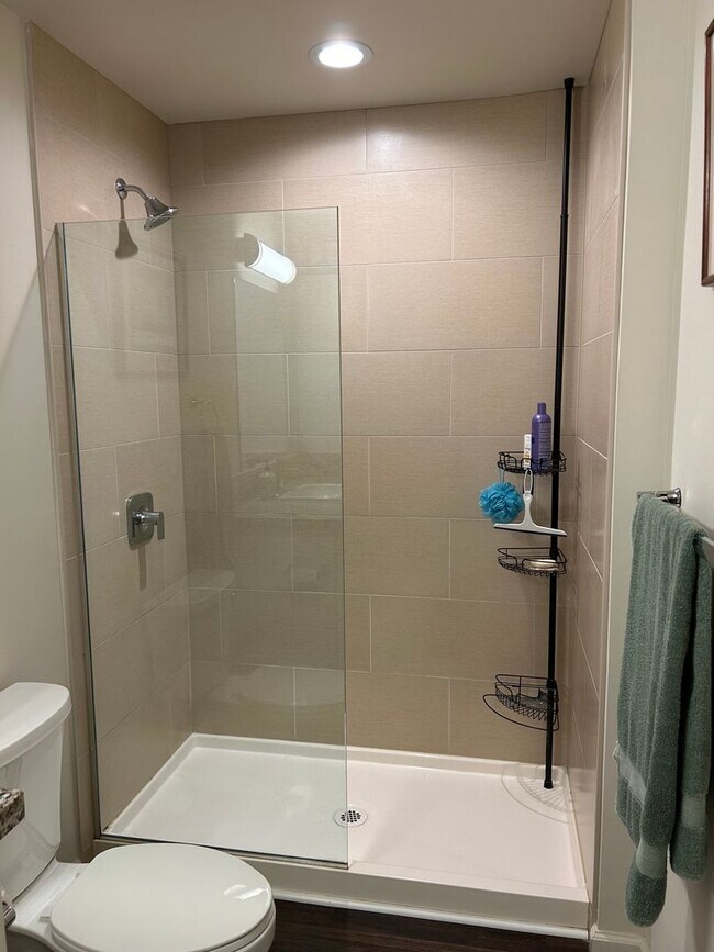 Building Photo - Pailolo Place Furnished One Bedroom