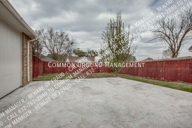 Building Photo - 2729 Dukeswood Dr