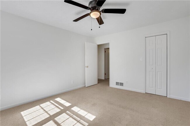 Building Photo - 4684 Ben Hill Dr