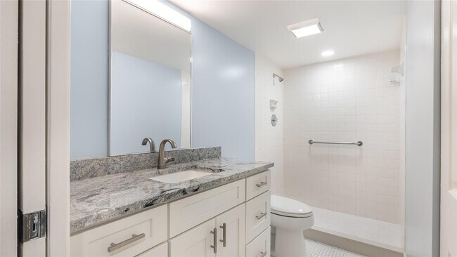 Building Photo - 3203 Portofino Point