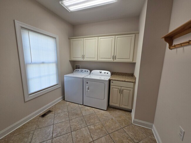Building Photo - One Level Living in Cornerstone