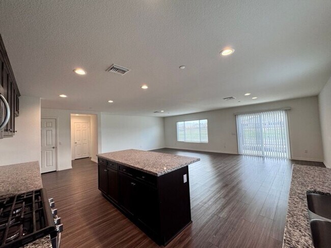 Building Photo - Newly built 4 bedroom Winchester home for ...