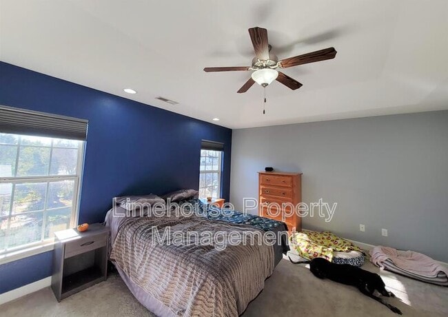 Building Photo - 2001 Pershing Ave