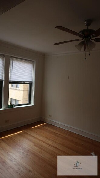 Building Photo - 4055-63 N Elston