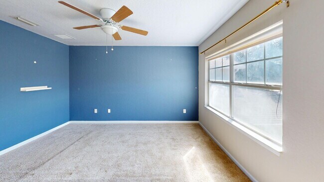 Building Photo - "Charming 2-Bed, 3-Bath Townhouse Retreat in Jacksonville - 1,176 Sq. Ft. of Comfort and Style!"