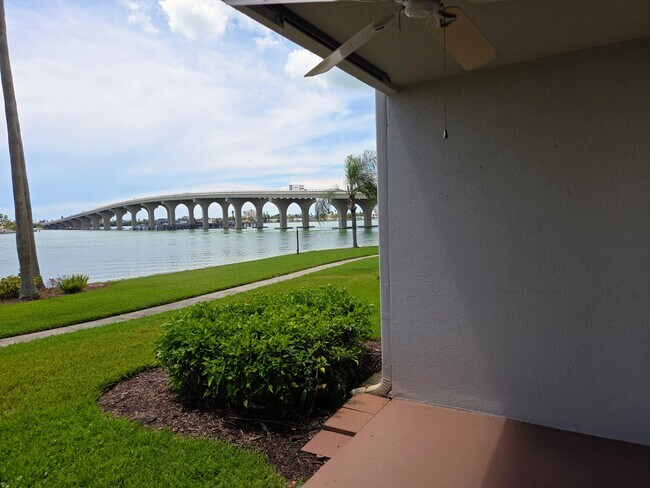 Building Photo - 5801 Bahia Del Mar Cir