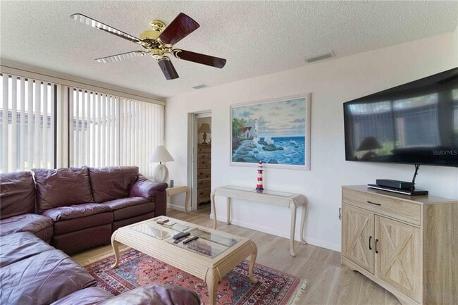 Building Photo - 6215 Green View Cir