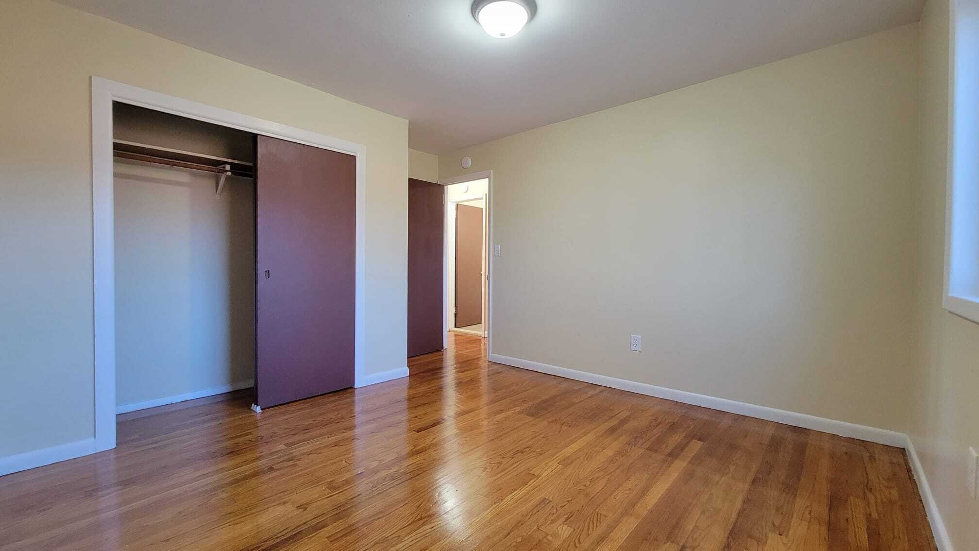 Building Photo - 223 Fairfield St