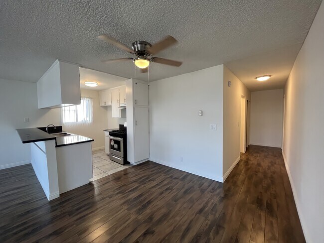 Building Photo - ind6738