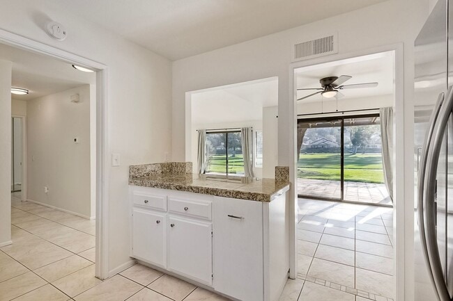 Building Photo - 2Bed/2Bath in Pala Mesa Village~ Cyprus Island