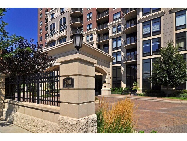 Building Photo - 500 500 E Grant St
