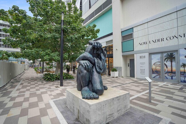 Building Photo - 851 NE 1st Ave