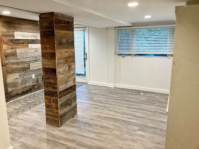 Building Photo - Spacious 1 Bedroom in quiet Milton area cl...