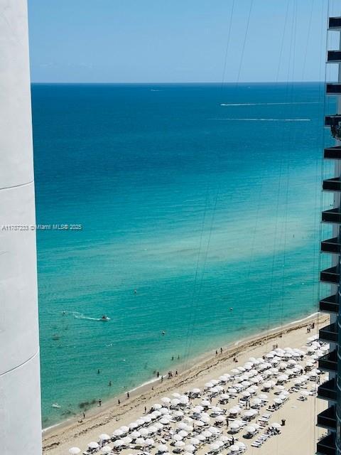 Primary Photo - 18201 Collins Ave