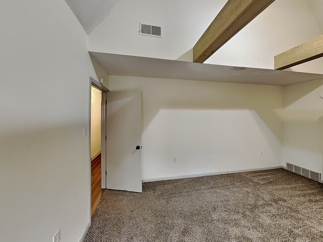 Building Photo - 5415 Stardust Dr